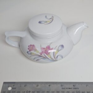 Fine China Floral Teapot Made in Japan 16oz - product image 1